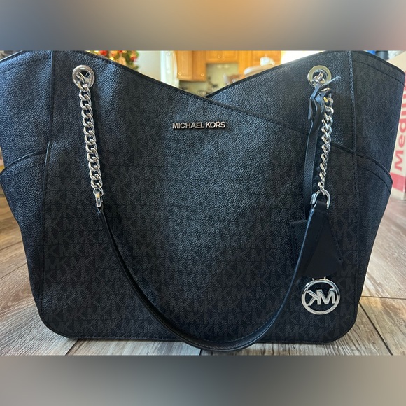 Michael Kors Black Jet Set Large Logo Shoulder Bag - Picture 6 of 10